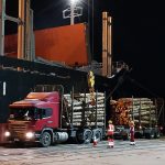 ANP confirma una salida mensual de buques con madera desde Fray Bentos