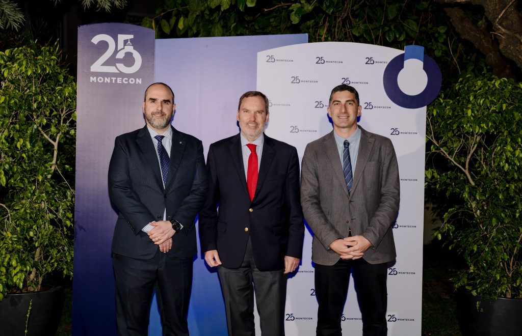 Martín González (CEO de Montecon), Richard Von Appen (presidente de Grupo Ultramar) y Gabriel Tumani (CEO de Ultraport) | Foto: Montecon