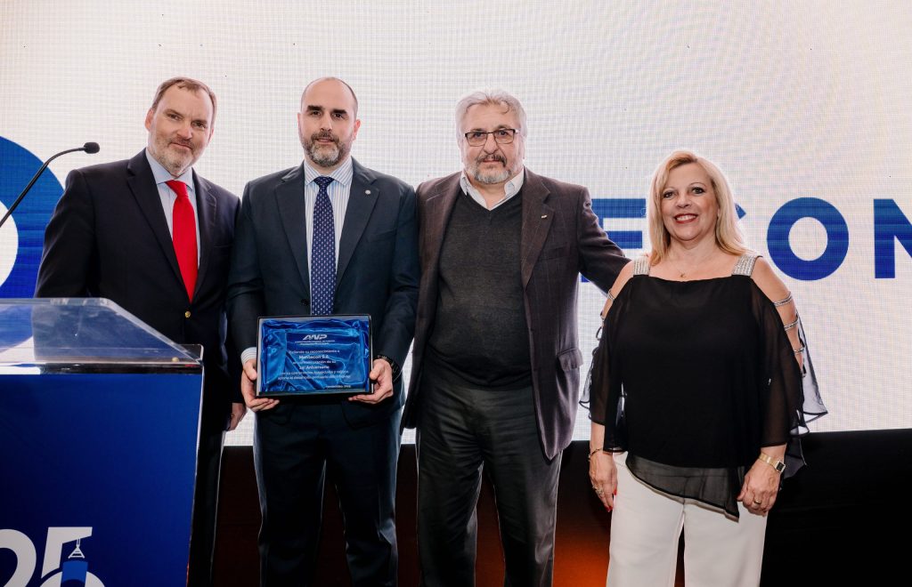 Richard Von Appen, Martín González, Pablo Genta (presidente de ANP) y Ana Rey (gerenta del área de comercialización de ANP) | Foto: Montecon